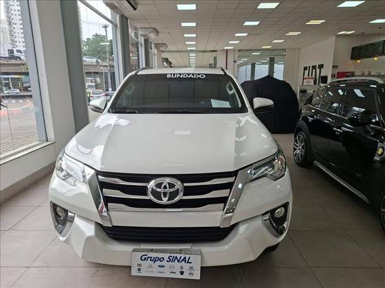 TOYOTA HILUX SW4 2.7 SRV 7 LUGARES 4X2 16V FLEX 4P AUTOMÁTICO TOYOTA HILUX SW4 2.7 SRV 7 LUGARES 4X2 16V FLEX 4P AUTOMÁTICO